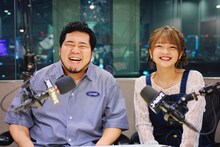 左から令和ロマン・松井ケムリ、福留光帆