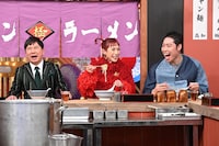 左から爆笑問題・田中、久本雅美、萩野公介