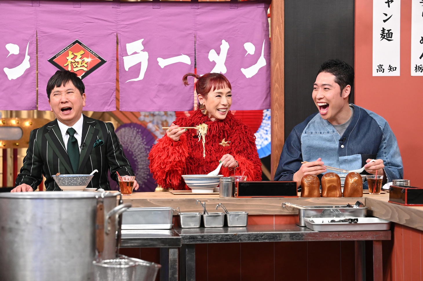 左から爆笑問題・田中、久本雅美、萩野公介