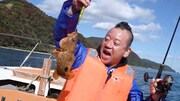「海上ヒッチハイク」で日本海を北上するバイきんぐ西村