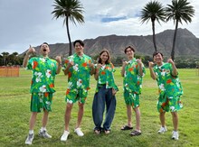 左から、バナナマン設楽、鈴木亮平、川口春奈、渡辺翔太、東京03飯塚