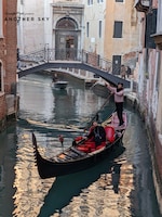 ゴンドラに乗るくりぃむしちゅー上田