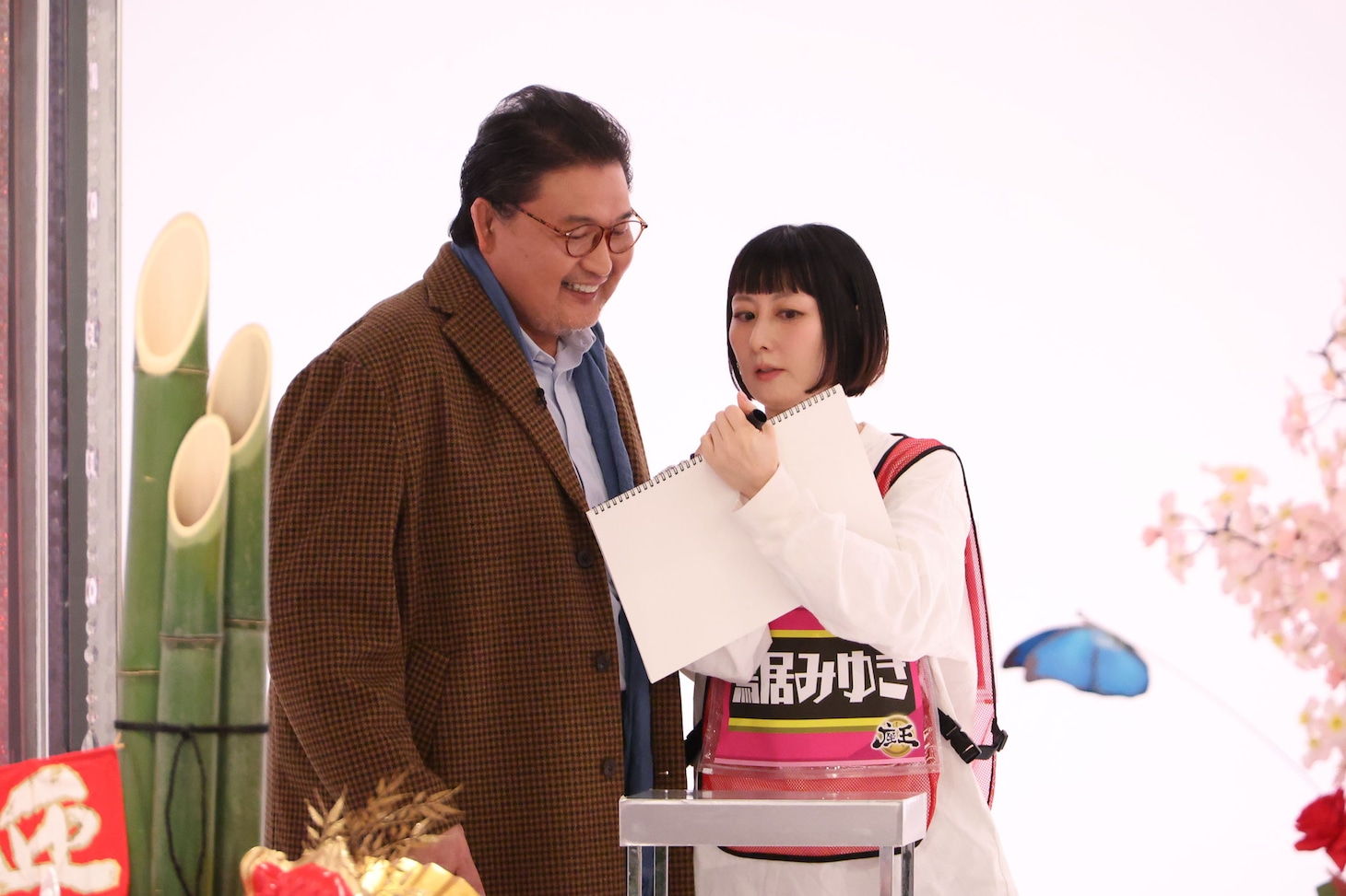 左から貴乃花、鳥居みゆき