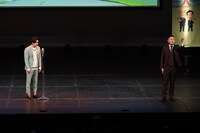 オール阪神・巨人結成50周年公演に明石家さんまが駆けつける、おむつプレゼントで伏線回収