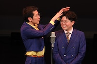 オール阪神・巨人結成50周年公演に明石家さんまが駆けつける、おむつプレゼントで伏線回収