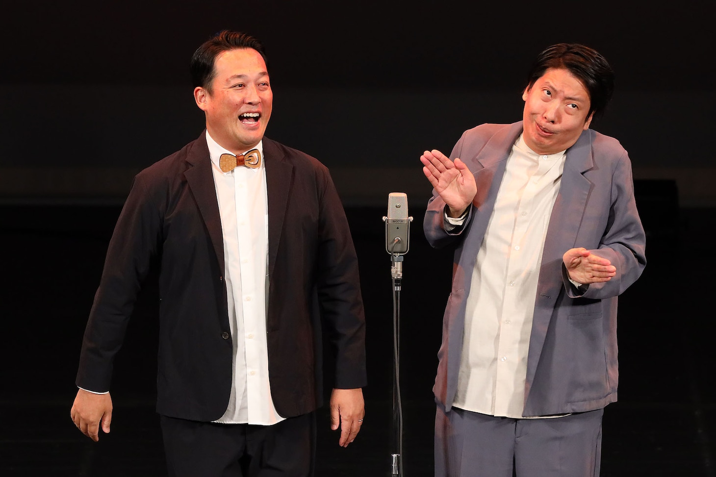 オール阪神・巨人結成50周年公演に明石家さんまが駆けつける、おむつプレゼントで伏線回収