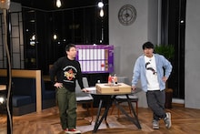 TBSラジオ「さらば青春の光がTaダ、Baカ、Saワギ」スタッフの柴田氏が力士の呼び上げ担当。「毎回聞かなあかんの？」とさらばの2人