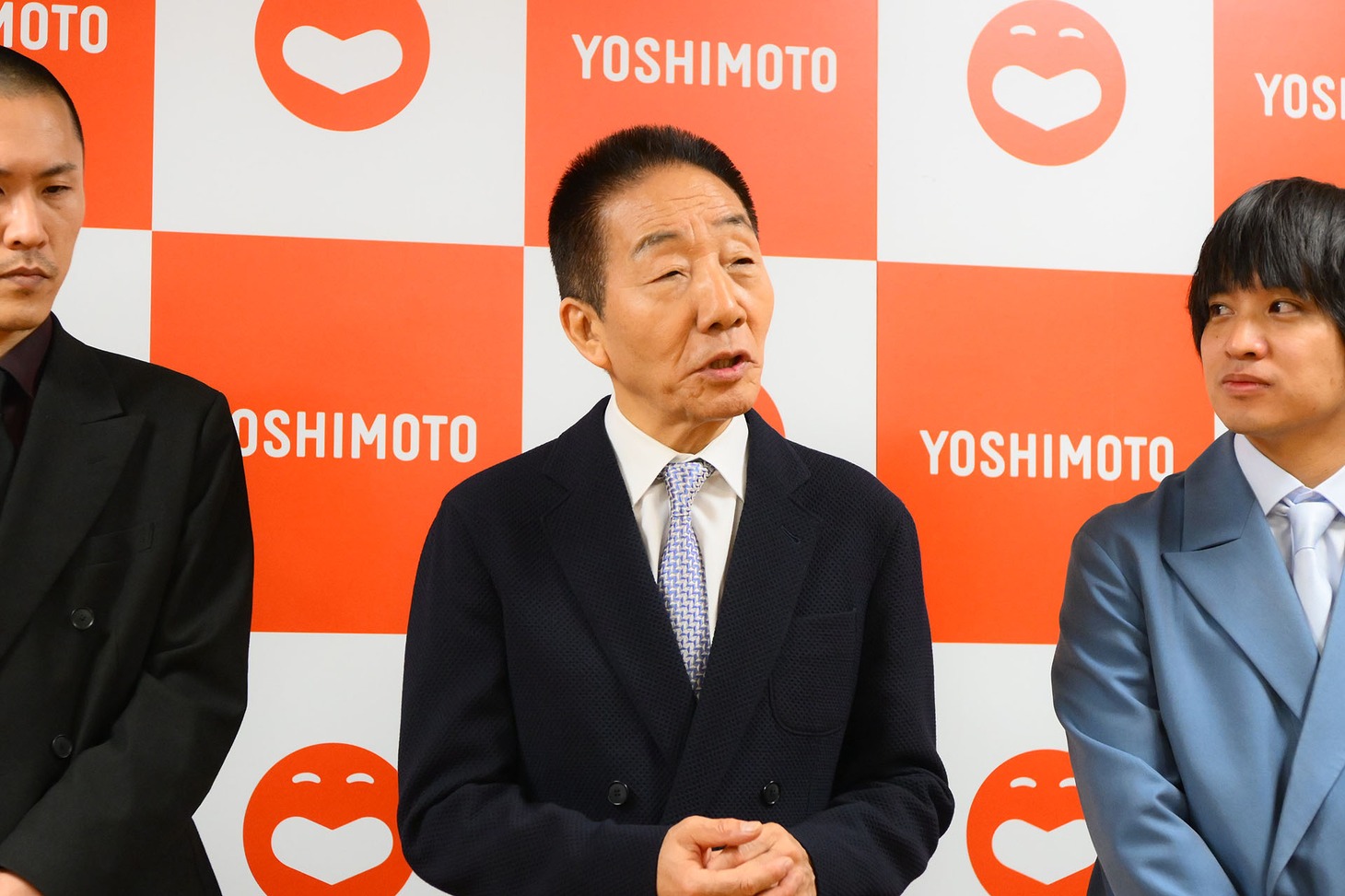 「上方漫才協会大賞」中田カウス会長（中央）