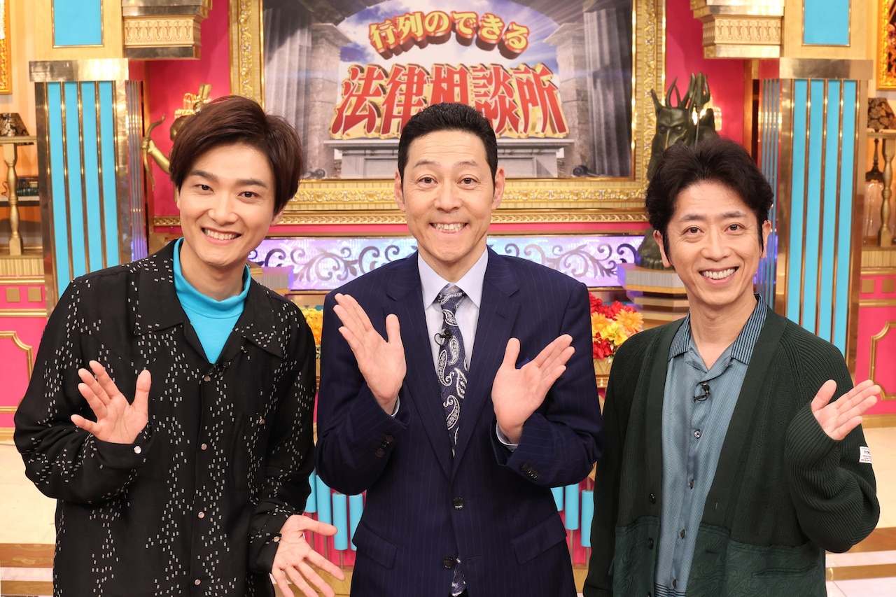 左から井上芳雄、東野幸治、フットボールアワー後藤