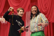 左から篠田直哉プロデューサー、ロバート秋山