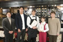 左から北條史也、藤浪晋太郎、糸井嘉男、杉原愛子、シャンプーハット恋さん