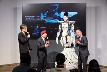 左から渋谷慶一郎、海原かなた、アンドロイド・マリア、海原はるか（撮影：福家信哉）