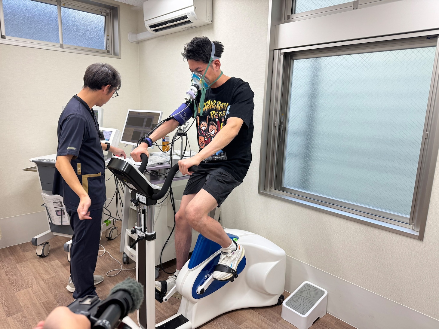 メディカルチェックを受けるネイビーズアフロみながわ