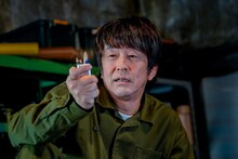 ネプチューン堀内がドラマ「パンチドランク・ウーマン」で口数少なく孤立している役