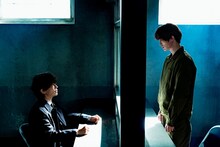 ネプチューン堀内がドラマ「パンチドランク・ウーマン」で口数少なく孤立している役