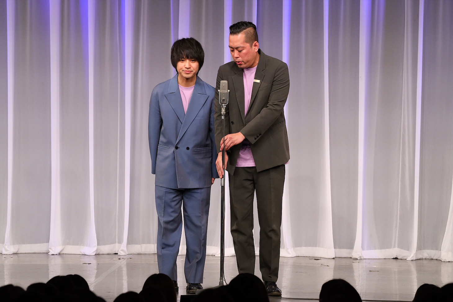 エバース ©吉本興業