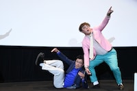 漢字ジェスチャーゲームに挑戦するマユリカ