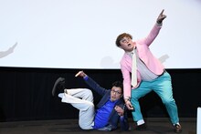 漢字ジェスチャーゲームに挑戦するマユリカ