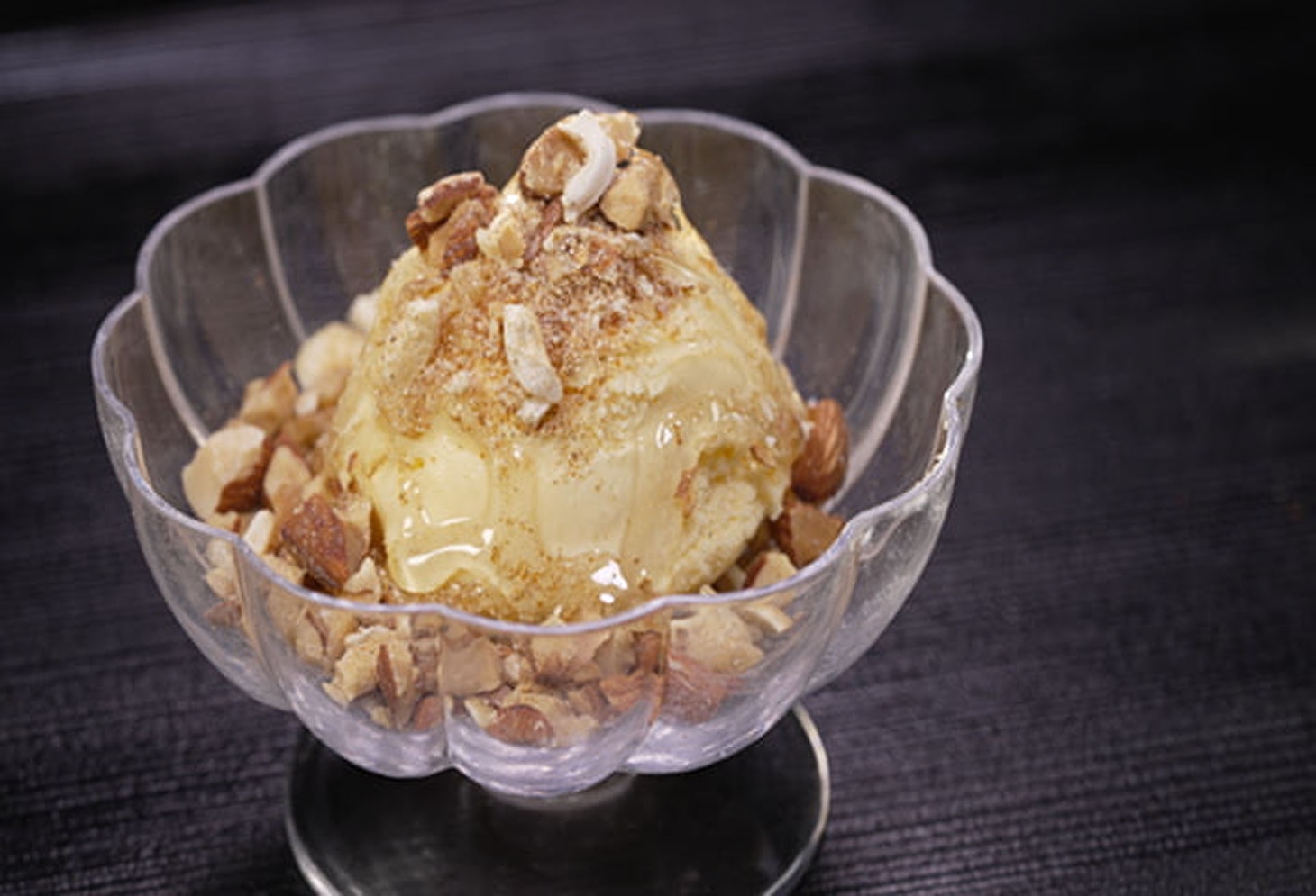 バニラアイス スパイシーナッツがけ