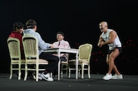 フジモン軍団に入りたいとアピールするリボルバー・ヘッド（右）