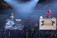 トロッコに乗るマヂカルラブリー