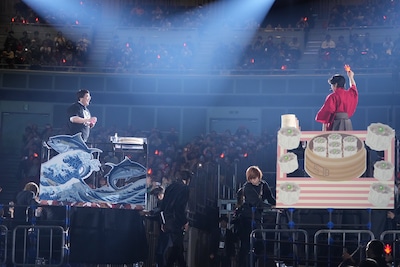 トロッコに乗るマヂカルラブリー