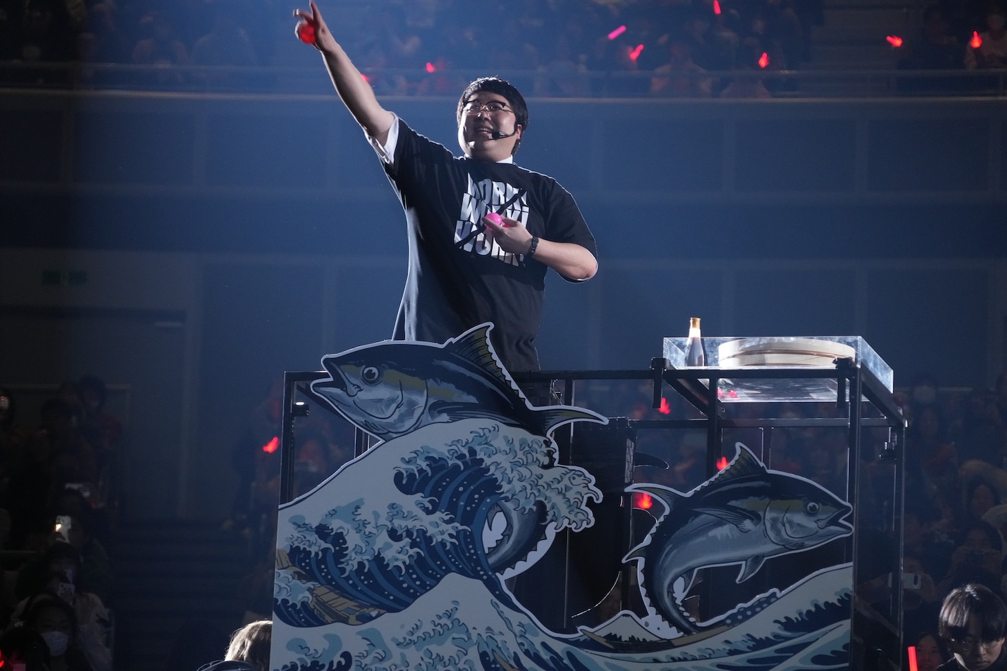 トロッコのマグロ号に乗って横アリを1周する村上