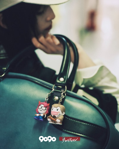 「9090」と令和ロマンのコラボレーションアイテム