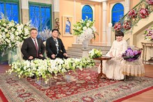 左から、サンドウィッチマン、黒柳徹子