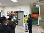 左から浜川結琳、大自然ロジャー