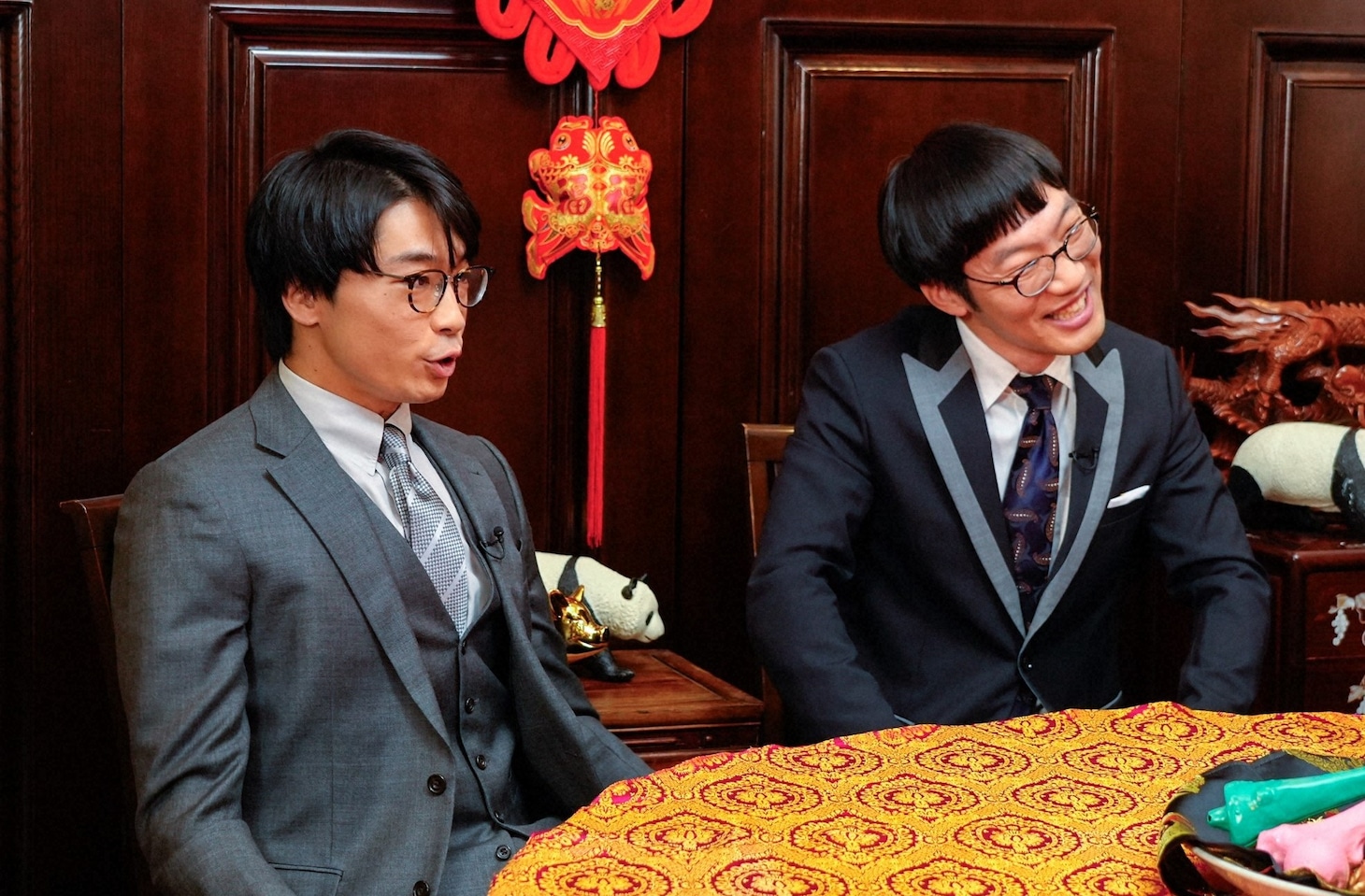 左から、さや香・新山、男性ブランコ平井