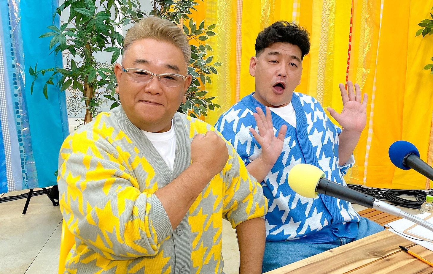 「病院ラジオ」に出演するサンドウィッチマン