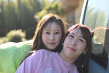 左から、馬場ももこ、3時のヒロインゆめっち