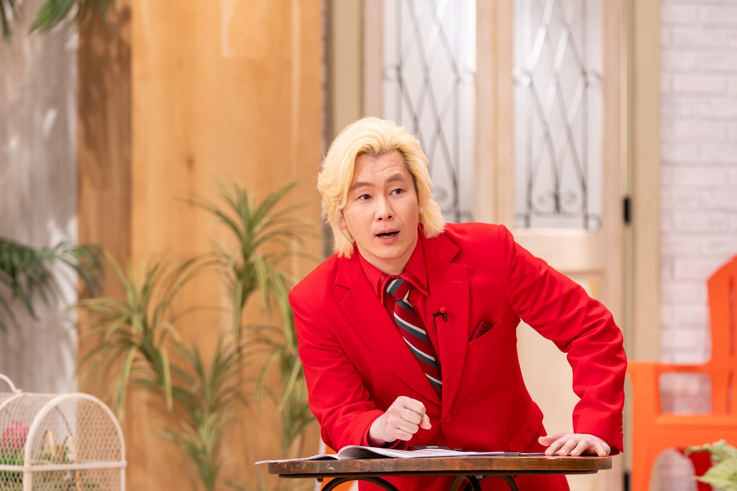 MCのメイプル超合金カズレーザー