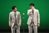 ウエストランド。「ツッコむところが違う」と言われ、笑う河本（右）