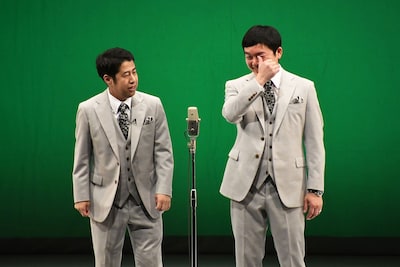 ウエストランド。「ツッコむところが違う」と言われ、笑う河本（右）