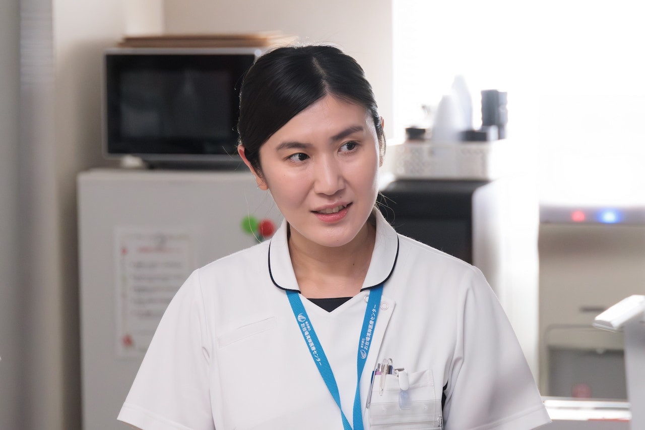 ドラマ「ヤンドク！」に看護師役で出演している納言・薄幸