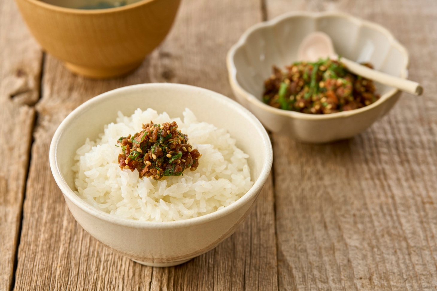 はんにゃ.金田監修の「金そぼろ」の調理例「梅しそそぼろふりかけ」