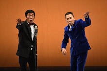 息のあった掛け合いをする古希還暦（明石家さんまと爆笑問題・太田）