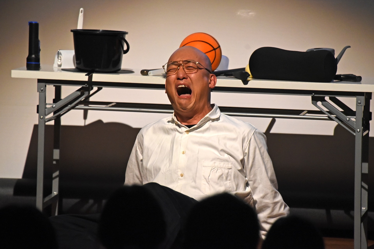 ピンスポットが当たった状態で「これ世界に持っていこう！」を再現させられるみなみかわ