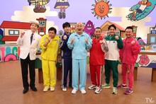 左から、かまいたち濱家、博多華丸・大吉、みなみかわ、千鳥、かまいたち山内