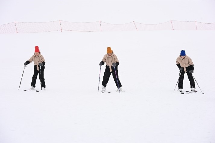 左からピュート竹内、軟水つるまる、めぞん・吉野おいなり君