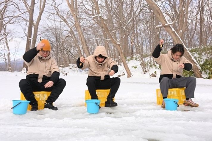 左から軟水つるまる、めぞん・吉野おいなり君、ピュート竹内