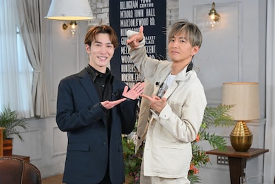 左から、渡辺翔太、木村拓哉