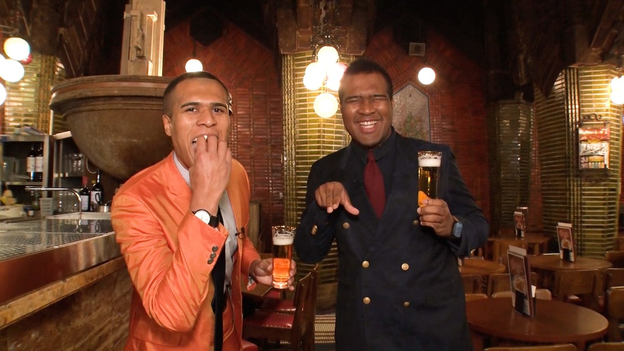 ドンココの明るいロケ、ビールも飲む