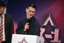 出番順の書かれたボールを引く九条ジョー