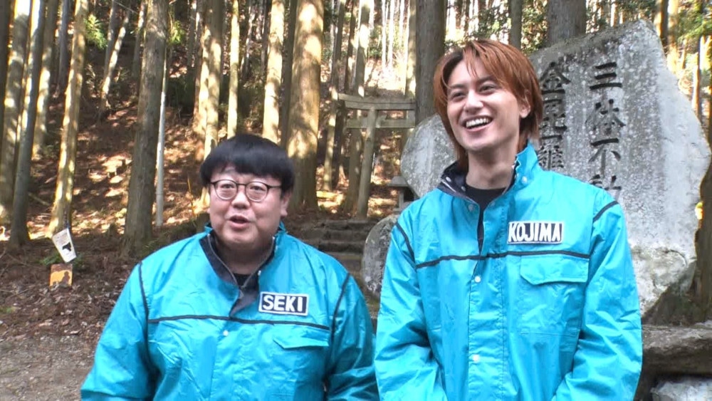 左から、タイムマシーン3号・関、小島健（Aぇ! group）