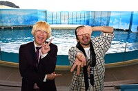 「真空ジェシカ VS イルカ in 新江ノ島水族館」