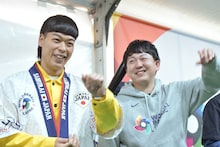 バッテリィズがWBC公式ストア登場　エースは法被でお祭り男、寺家はスーツにピンバッジ