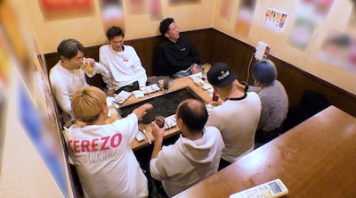 芸人たちの飲み会の様子